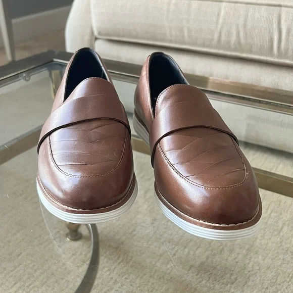Cole Haan Brown Leather Loafers with Modern Design - Picture 1 of 9